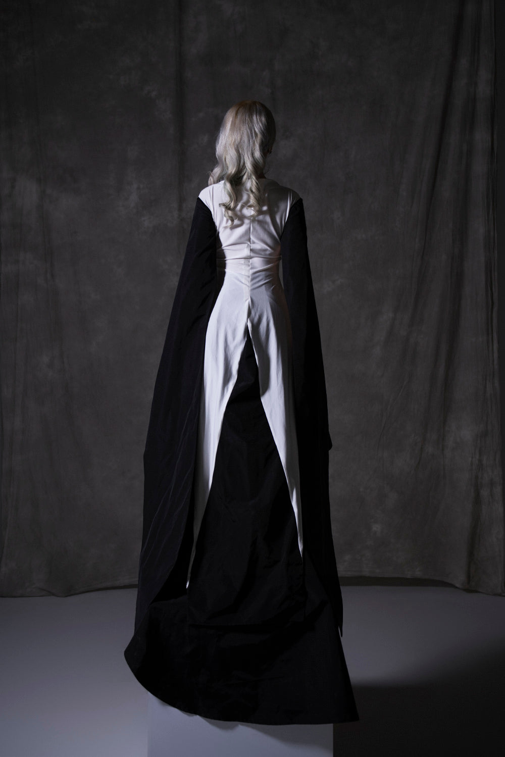 The Sphinx Dance Winged Top